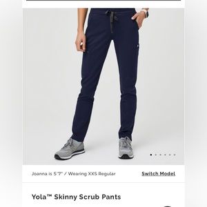Figs yola skinny scrub pants size small, shirt. New without tags. Navy blue
